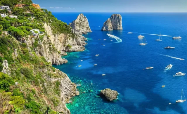 Capri_ Faraglioni